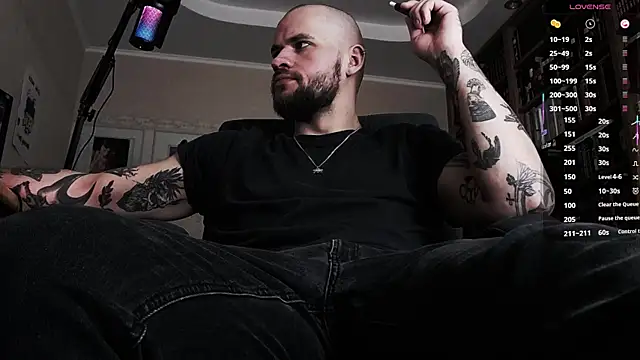 Snapshot of FindomJason chatting on 12.03.25 FindomJason online show from 12.03.25