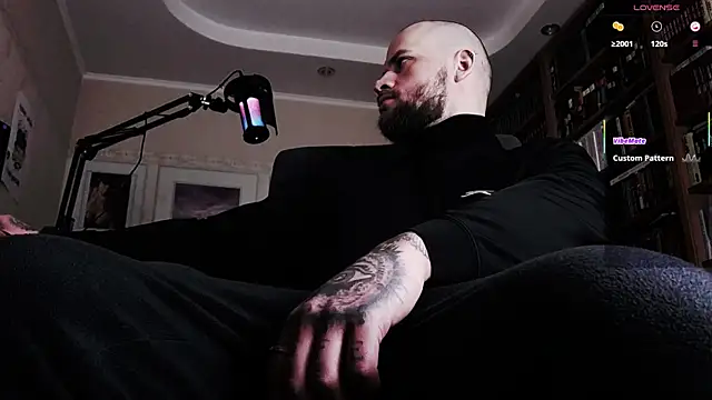 Snapshot of FindomJason chatting on 12.05.25 FindomJason online show from 12.05.25