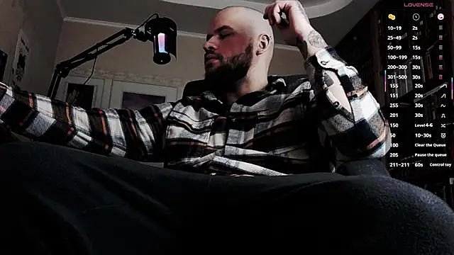 Snapshot of FindomJason chatting on 12.14.25 FindomJason online show from 12.14.25