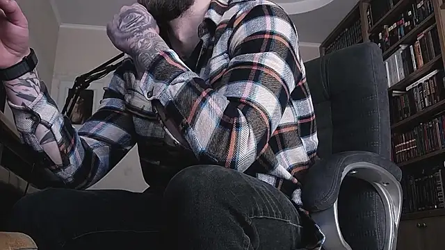 Snapshot of FindomJason chatting on 03.13.26 FindomJason online show from 03.13.26