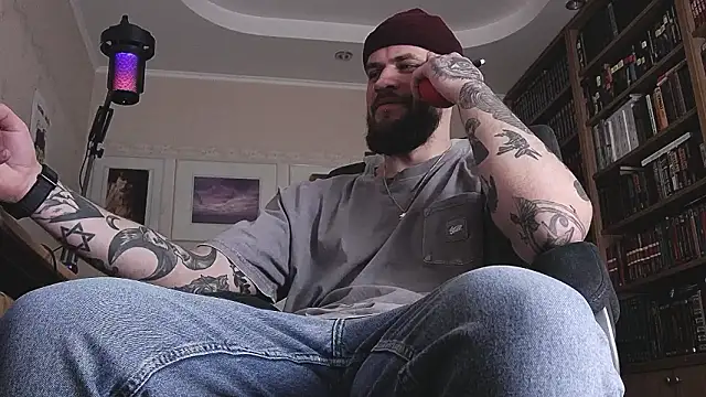 Snapshot of FindomJason chatting on 03.18.26 FindomJason online show from 03.18.26