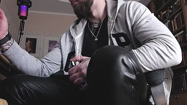 Snapshot of FindomJason chatting on 03.19.26 FindomJason online show from 03.19.26