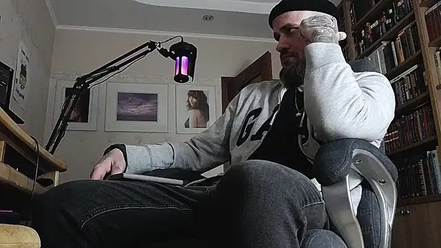 Snapshot of FindomJason chatting on 03.22.26 FindomJason online show from 03.22.26