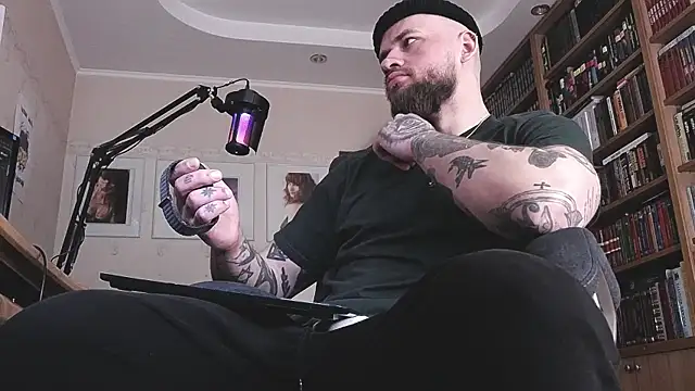 Snapshot of FindomJason chatting on 03.27.26 FindomJason online show from 03.27.26