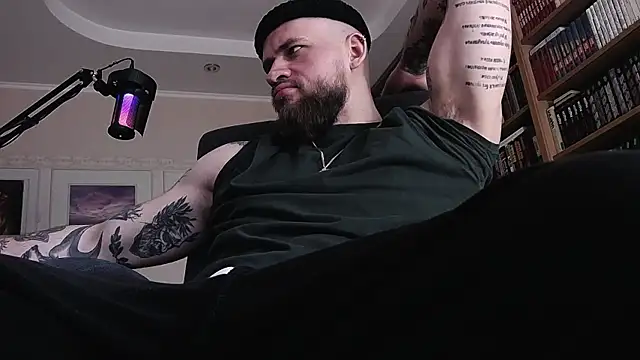 Snapshot of FindomJason chatting on 03.27.26 FindomJason online show from 03.27.26