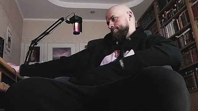 Snapshot of FindomJason chatting on 04.05.26 FindomJason online show from 04.05.26