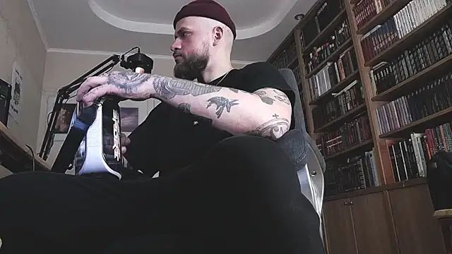 Snapshot of FindomJason chatting on 04.08.26 FindomJason online show from 04.08.26