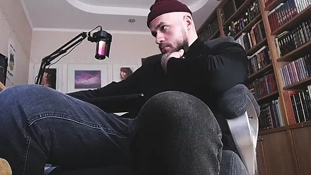 Snapshot of FindomJason chatting on 04.10.26 FindomJason online show from 04.10.26