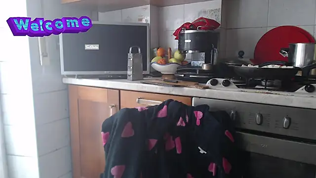 Snapshot of martachatte chatting on 02.26.25 martachatte online show from 02.26.25