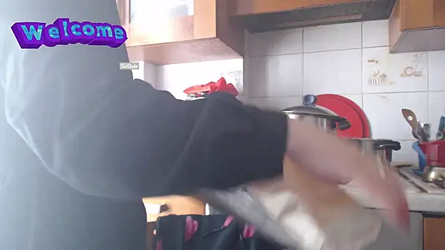 Snapshot of martachatte chatting on 02.28.25 martachatte online show from 02.28.25