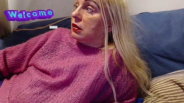 Snapshot of martachatte chatting on 03.02.25 martachatte online show from 03.02.25