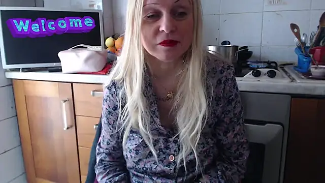 Snapshot of martachatte chatting on 03.03.25 martachatte online show from 03.03.25
