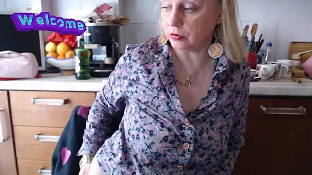 Snapshot of martachatte chatting on 03.03.25 martachatte online show from 03.03.25