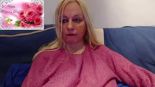 Snapshot of martachatte chatting on 03.08.25 martachatte online show from 03.08.25