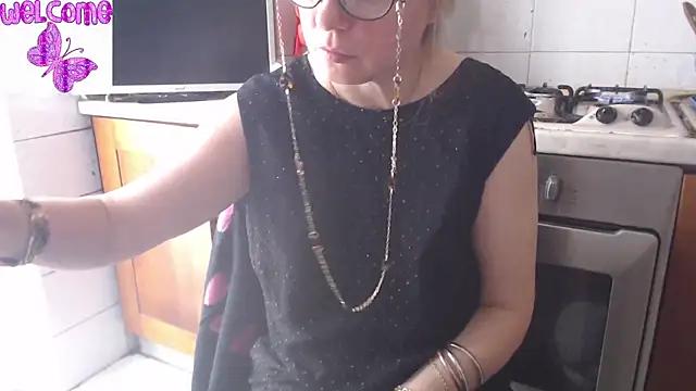 Snapshot of martachatte chatting on 03.13.25 martachatte online show from 03.13.25