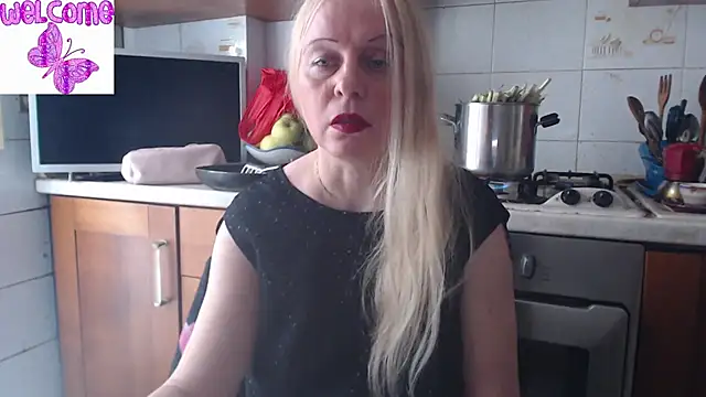 Snapshot of martachatte chatting on 03.13.25 martachatte online show from 03.13.25