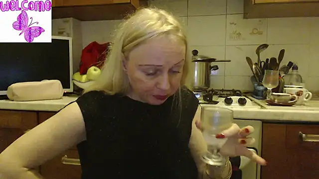 Snapshot of martachatte chatting on 03.13.25 martachatte online show from 03.13.25