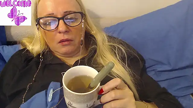 Snapshot of martachatte chatting on 03.15.25 martachatte online show from 03.15.25