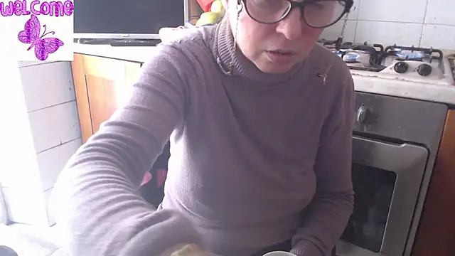 Snapshot of martachatte chatting on 03.17.25 martachatte online show from 03.17.25