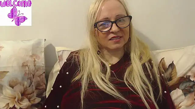 Snapshot of martachatte chatting on 03.20.25 martachatte online show from 03.20.25