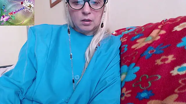 Snapshot of martachatte chatting on 09.23.25 martachatte online show from 09.23.25