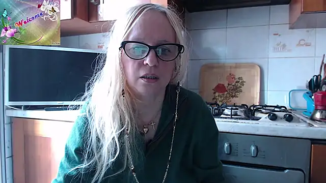 Snapshot of martachatte chatting on 09.24.25 martachatte online show from 09.24.25