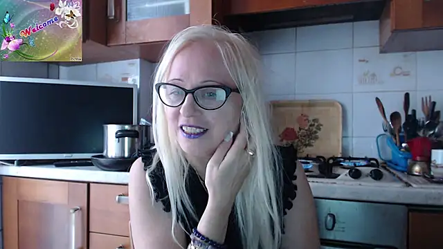 Snapshot of martachatte chatting on 10.07.25 martachatte online show from 10.07.25