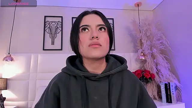 Rebeca jones online show from 11.11.25