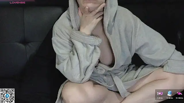 Mia G0ld online show from 11.12.25