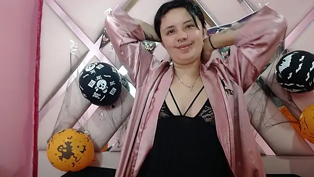 nathaly low1 online show from 10.22.25