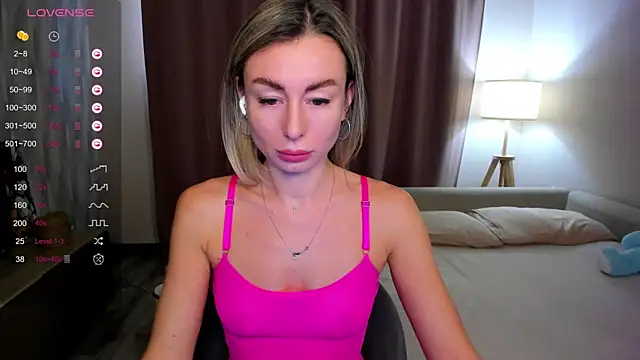 Snapshot of DannaEvan chatting on 01.15.25 DannaEvan online show from 01.15.25