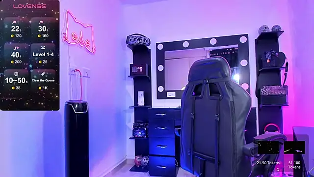 miss kitty online show from 11.23.25