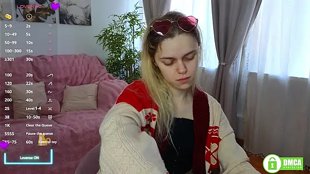 lady bellaa online show from 10.19.25