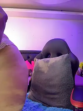 lonely shewolf online show from 10.07.25