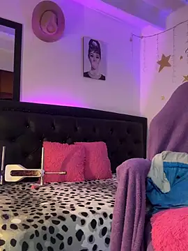 lonely shewolf online show from 02.21.26