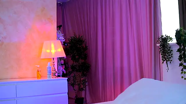 Snapshot of ArtTeasee chatting on 11.27.25 ArtTeasee online show from 11.27.25