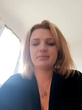 Snapshot of marilynecoquine chatting on 01.22.25 marilynecoquine online show from 01.22.25