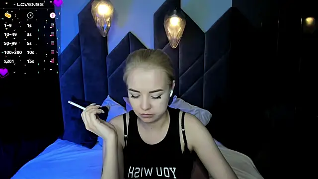 Snapshot of StephanieSweety chatting on 01.21.25 StephanieSweety online show from 01.21.25