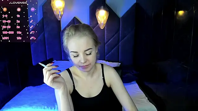 Snapshot of StephanieSweety chatting on 03.10.25 StephanieSweety online show from 03.10.25