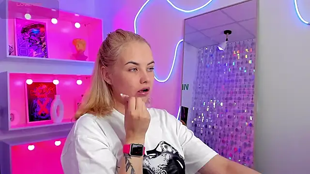 StephanieSweety online show from 08.04.26