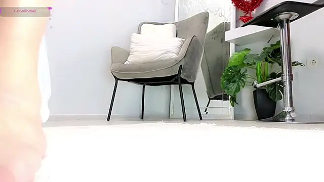 missmiamore online show from 02.01.25