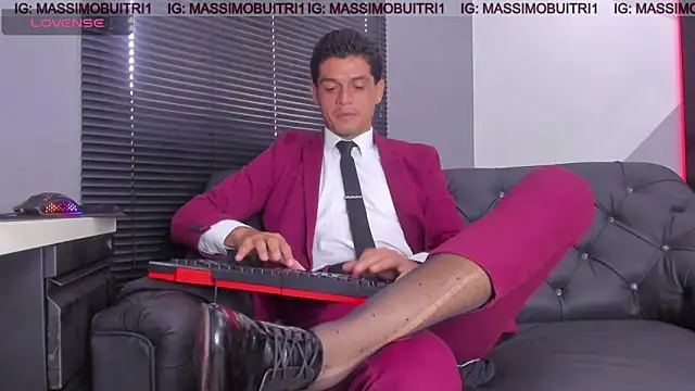 Snapshot of massimo_g chatting on 05.11.26 massimo g online show from 05.11.26