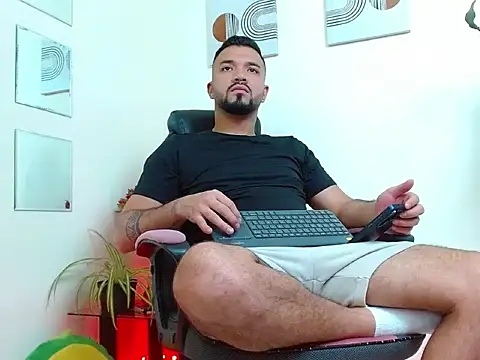 Snapshot of mathew_vidal1 chatting on 11.09.25 mathew vidal1 online show from 11.09.25