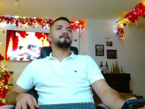 Snapshot of mathew_vidal1 chatting on 11.11.25 mathew vidal1 online show from 11.11.25