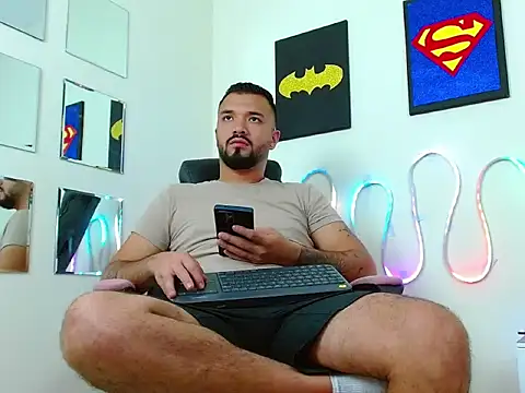 Snapshot of mathew_vidal1 chatting on 11.26.25 mathew vidal1 online show from 11.26.25