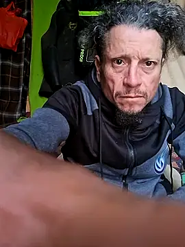 Snapshot of pauloandres chatting on 10.22.25 pauloandres online show from 10.22.25