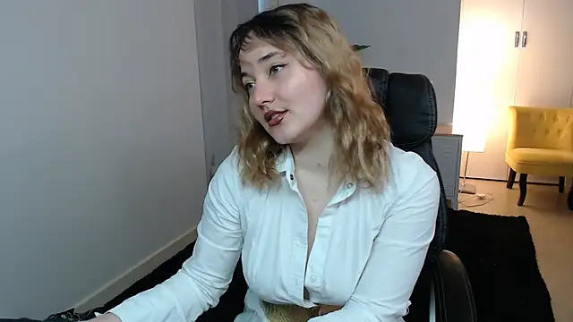 Crystal-dreamt online show from 02.17.26