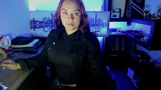 Snapshot of Redwidow__ chatting on 05.12.26 Redwidow online show from 05.12.26