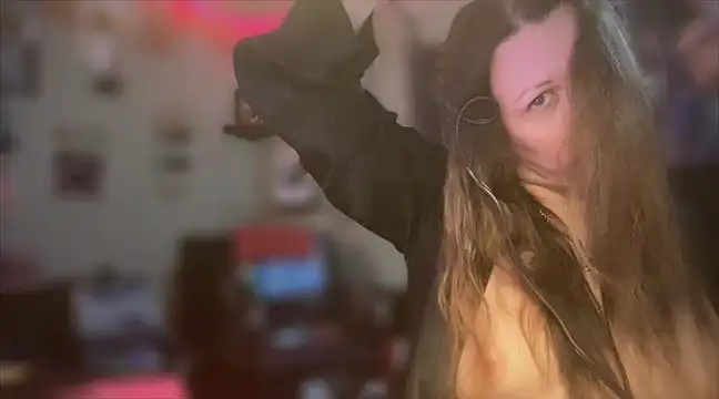 Snapshot of spunlikecottoncandy chatting on 02.18.25 spunlikecottoncandy online show from 02.18.25