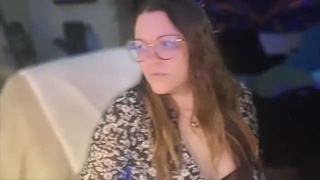 Snapshot of spunlikecottoncandy chatting on 09.11.25 spunlikecottoncandy online show from 09.11.25